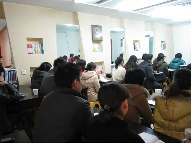 重庆金阳光教育咨询 以专业教育咨询，点亮山城学子的成长之路